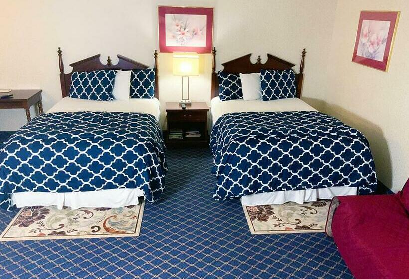 Отель Regency Inn & Suites