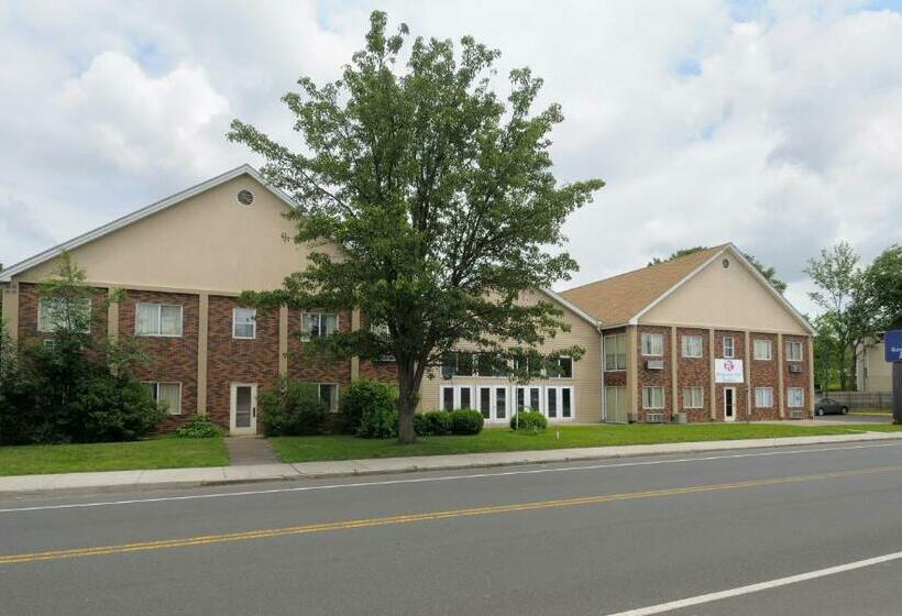 Отель Regency Inn & Suites