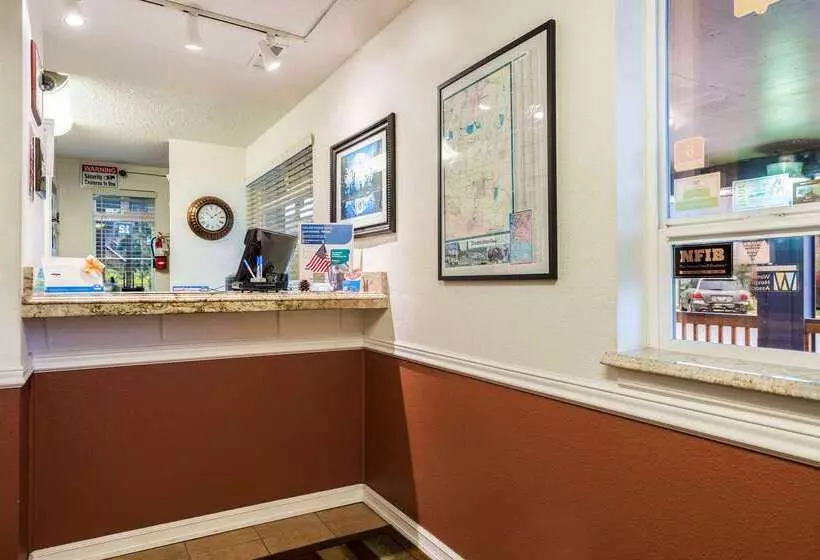 호텔 Rodeway Inn Enumclaw Mount Rainier Crystal Mountain Area