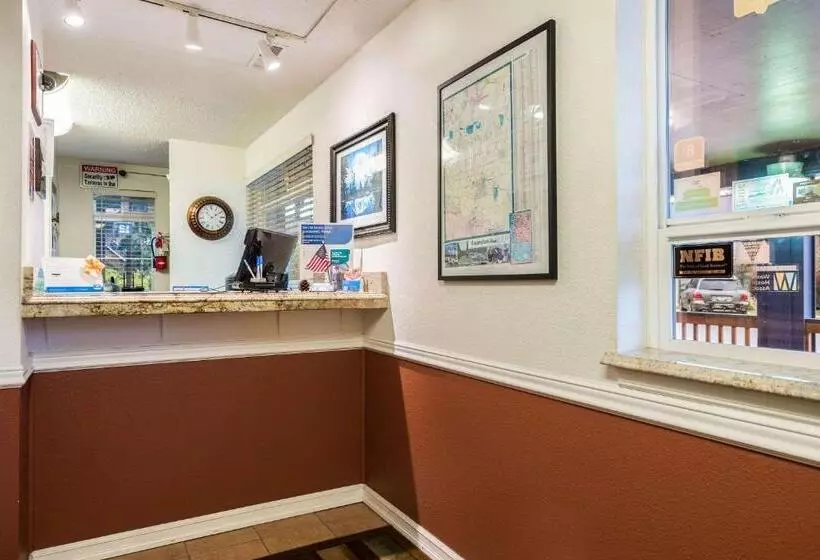 호텔 Rodeway Inn Enumclaw Mount Rainier Crystal Mountain Area