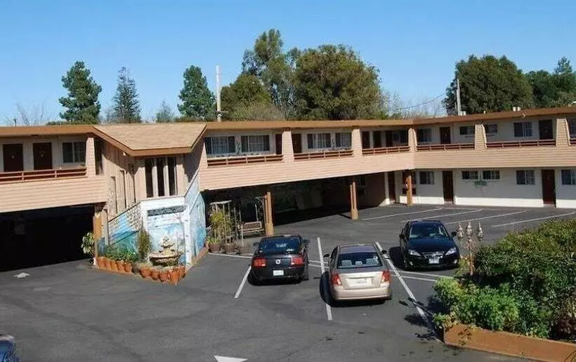 ホテル Stanford Motor Inn