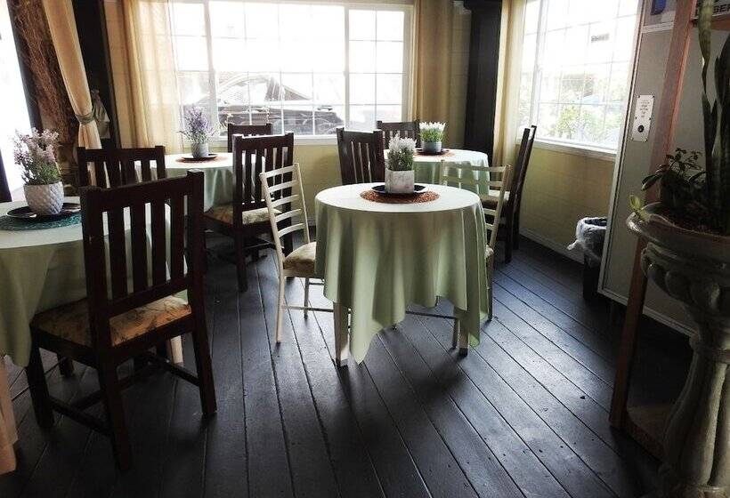 호텔 Stanford Motor Inn