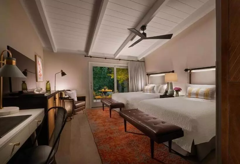 ホテル The Cottages