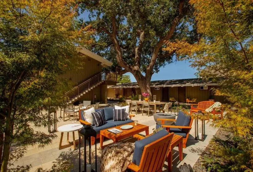 ホテル The Cottages