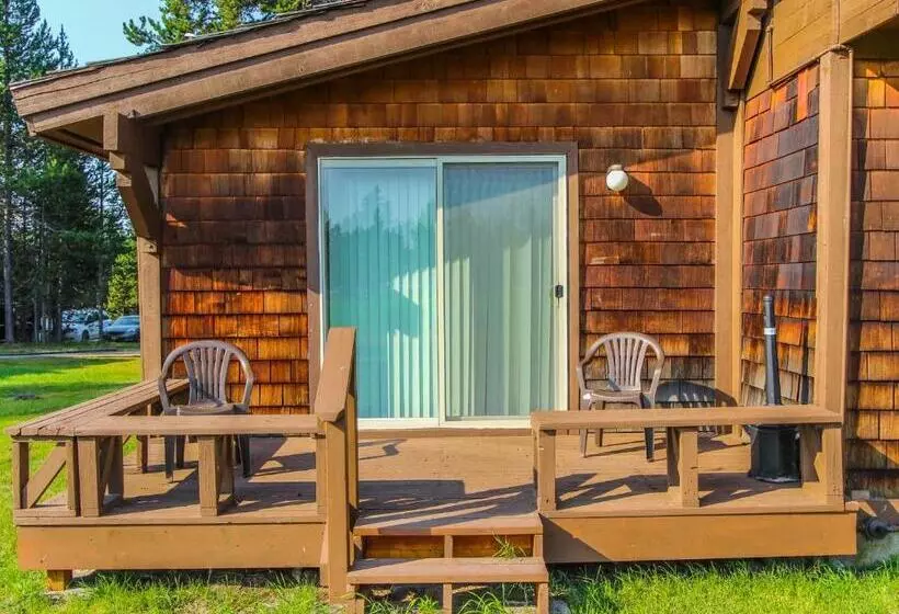 Отель Timbers At Island Park