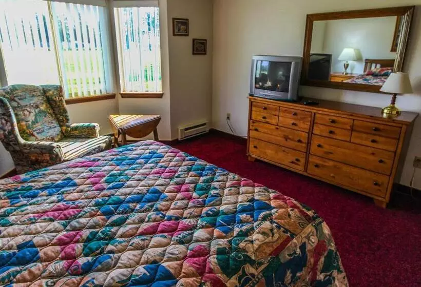 Отель Timbers At Island Park