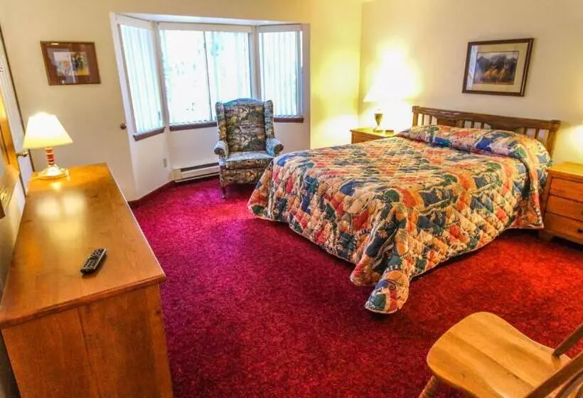 Отель Timbers At Island Park