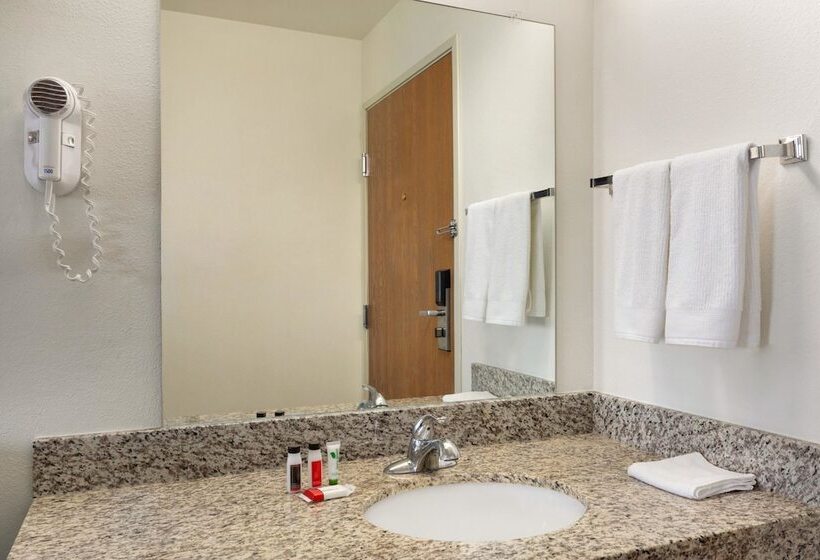 בית מלון כפרי Travelodge By Wyndham Sharon Springs