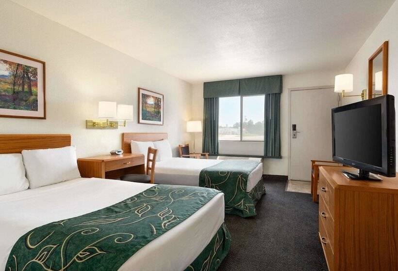 בית מלון כפרי Travelodge By Wyndham Sharon Springs