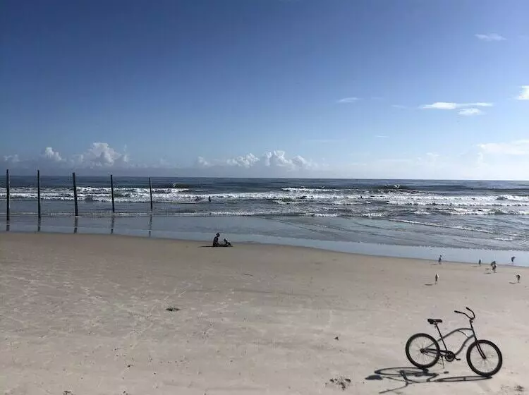 모텔 Beachside Hotel   Daytona Beach   No Pool