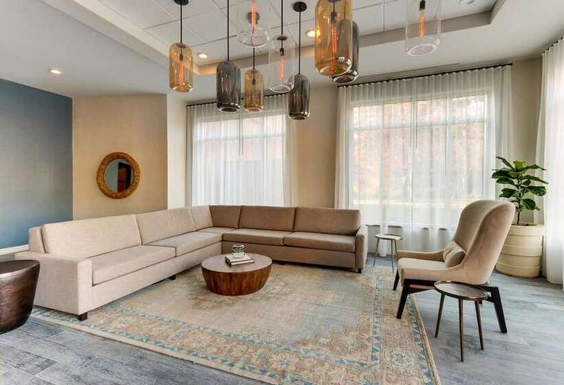 The Chattanoogan Hotel, Curio Collection By Hilton