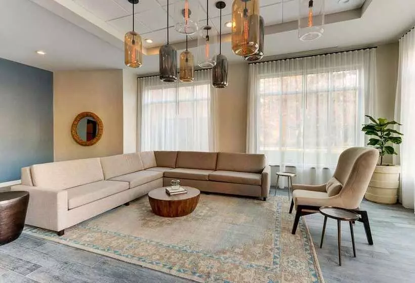 The Chattanoogan Hotel, Curio Collection By Hilton