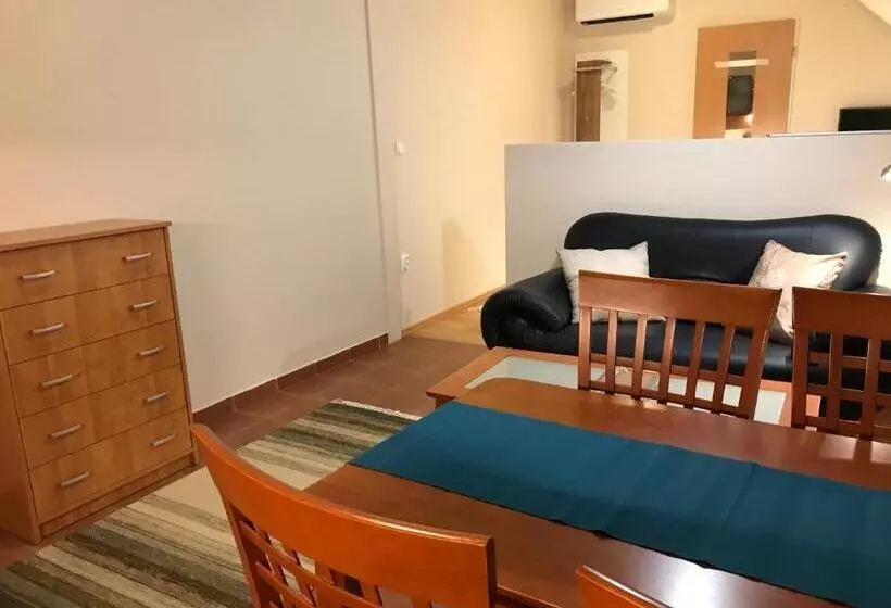 ベッドアンドブレックファースト Prosper Lovasklub Panzió