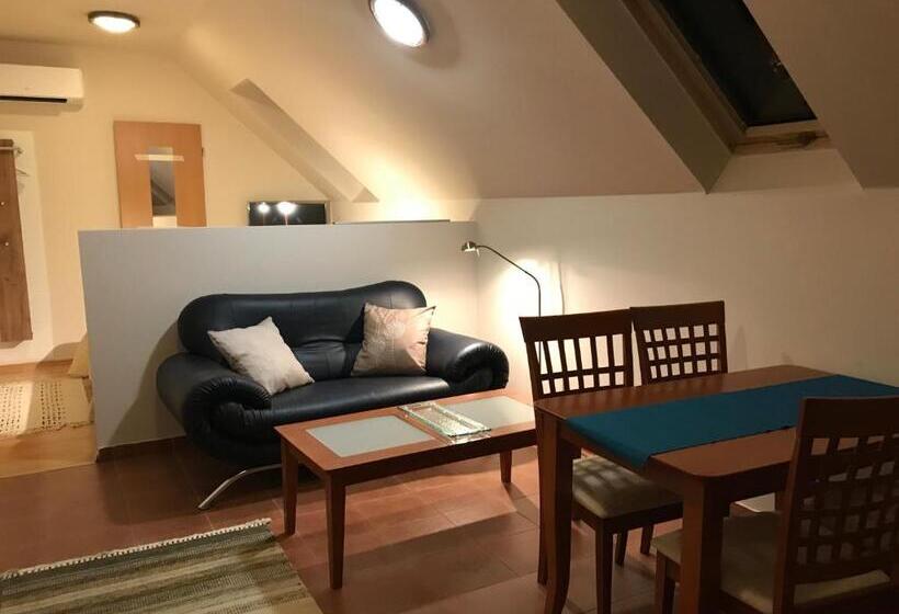 住宿加早餐 Prosper Lovasklub Panzió