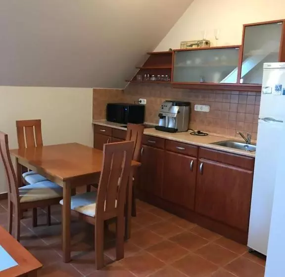 ベッドアンドブレックファースト Prosper Lovasklub Panzió