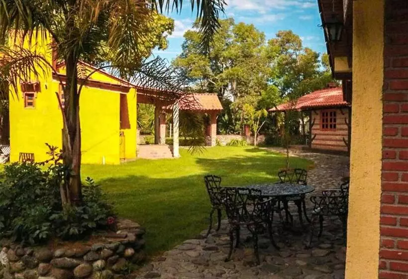 Hotelli Cabanas Del Bosque By Rotamundos