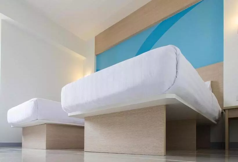 هتل Hop Inn Phitsanulok Mittraphap Road