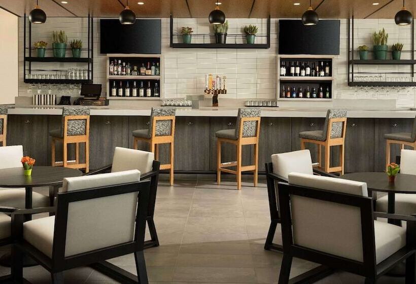 هتل Hyatt House La University Medical Center