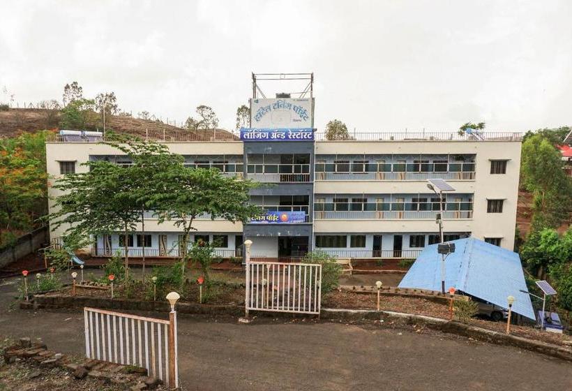 酒店 Oyo 42716  Turning Point Deluxe, Panhala