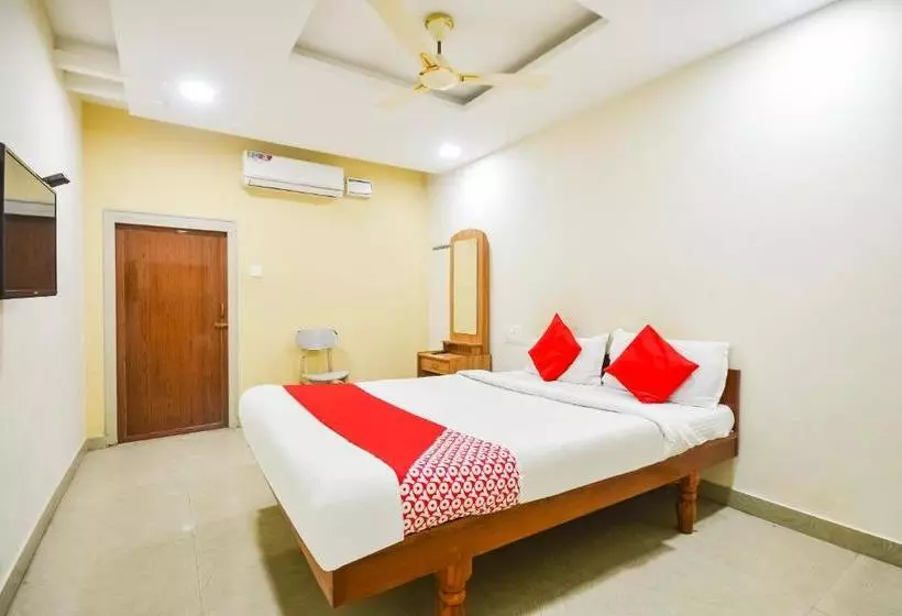 ホテル Oyo 70050 Venketeswara Lodge
