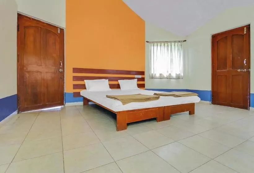 Hotelli Spot On 49075 Sadanand