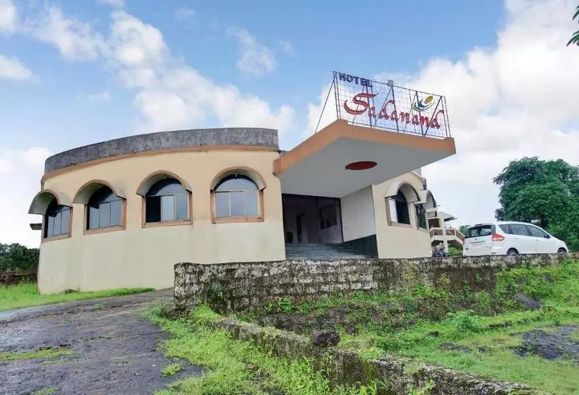 Hotelli Spot On 49075 Sadanand