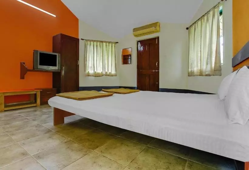 Hotelli Spot On 49075 Sadanand