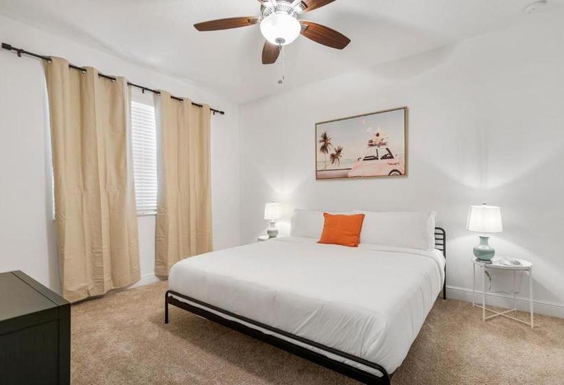 Kasa Hollywood Fort Lauderdale