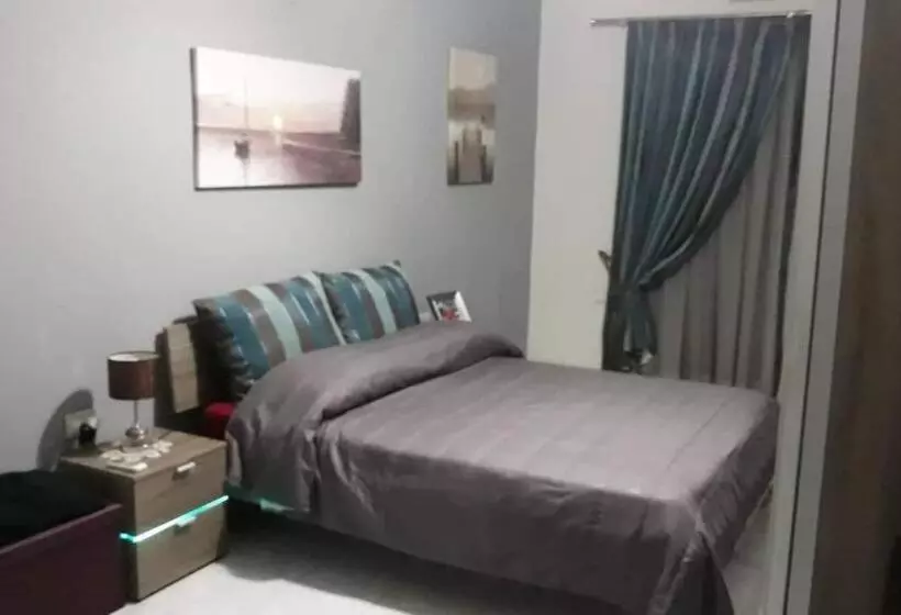 پانسیون Room In Apartment   Very Bright Well Kept Apartment