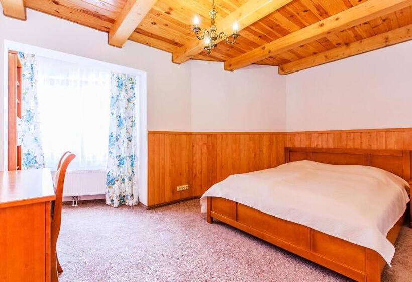 هتل Atava Family House