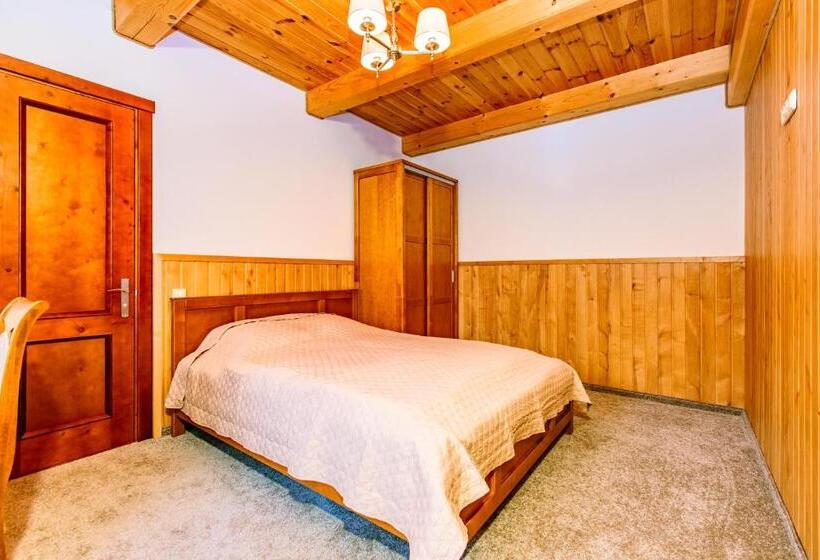 هتل Atava Family House