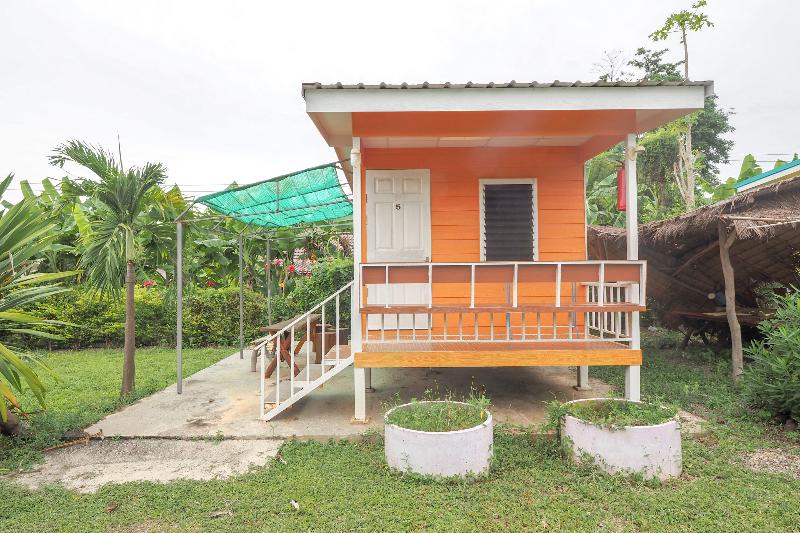 בית מלון כפרי Oyo 75325 Our House Tha Sao