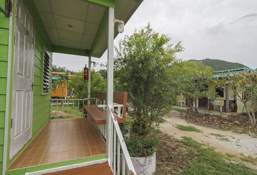 בית מלון כפרי Oyo 75325 Our House Tha Sao