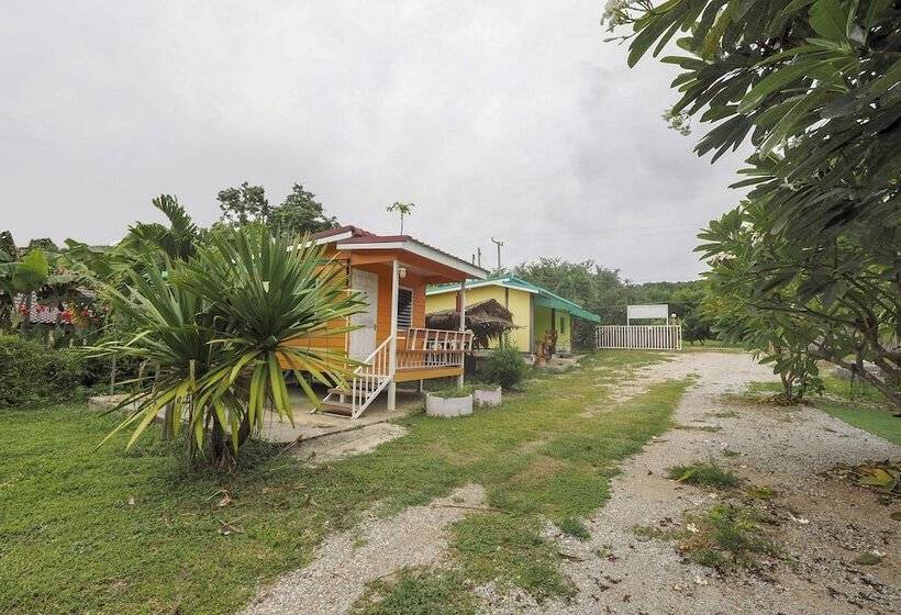 בית מלון כפרי Oyo 75325 Our House Tha Sao