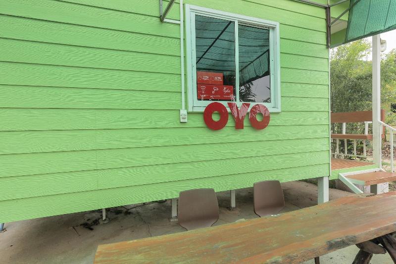 בית מלון כפרי Oyo 75325 Our House Tha Sao