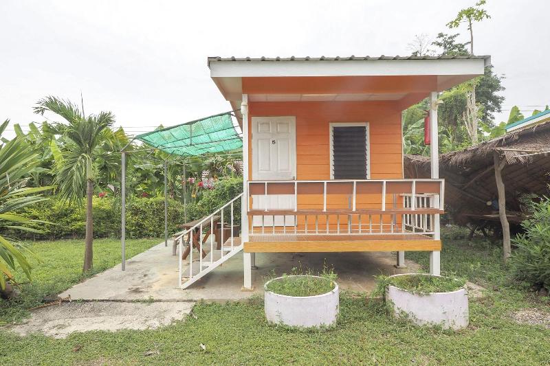 בית מלון כפרי Oyo 75325 Our House Tha Sao