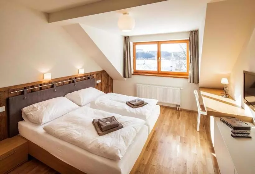 ペンション Resort Líšenský Dvůr