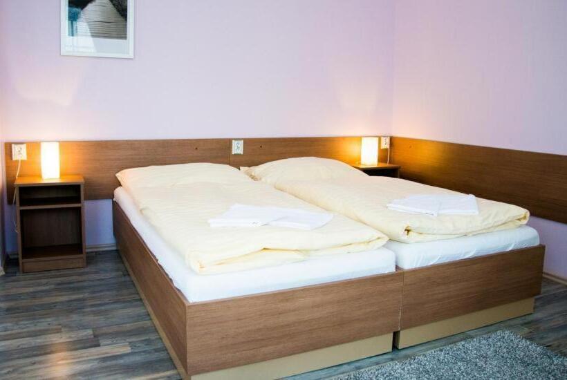 Пансион Penzion   Restaurace Na Mýtě