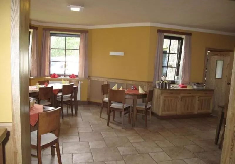 Majatalo Penzion   Restaurace Na Mýtě