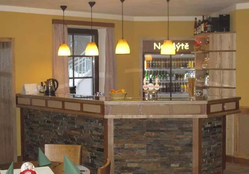 Majatalo Penzion   Restaurace Na Mýtě