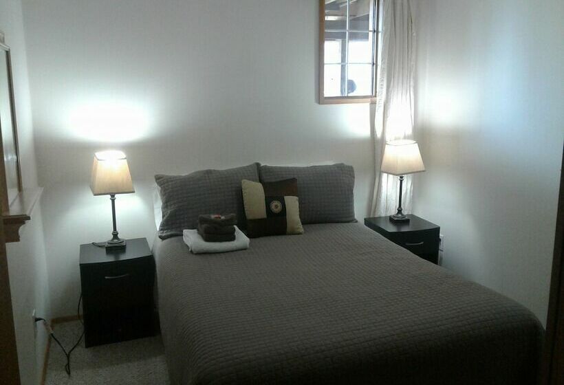 Hotelli Mount Logan Lodge