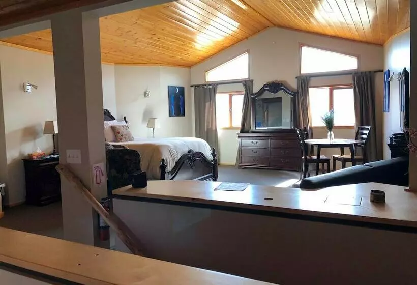 Hotelli Mount Logan Lodge