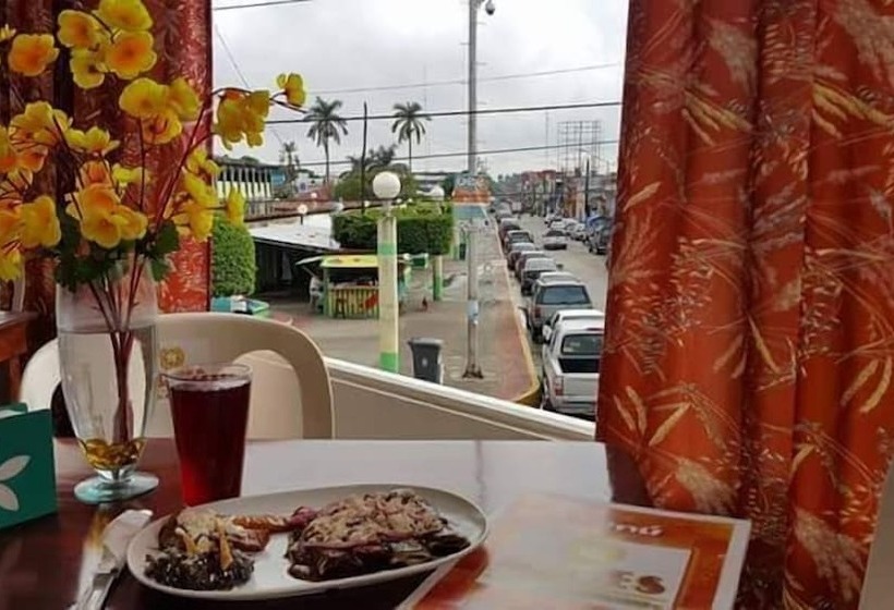 Aries Hostel Y Restaurant