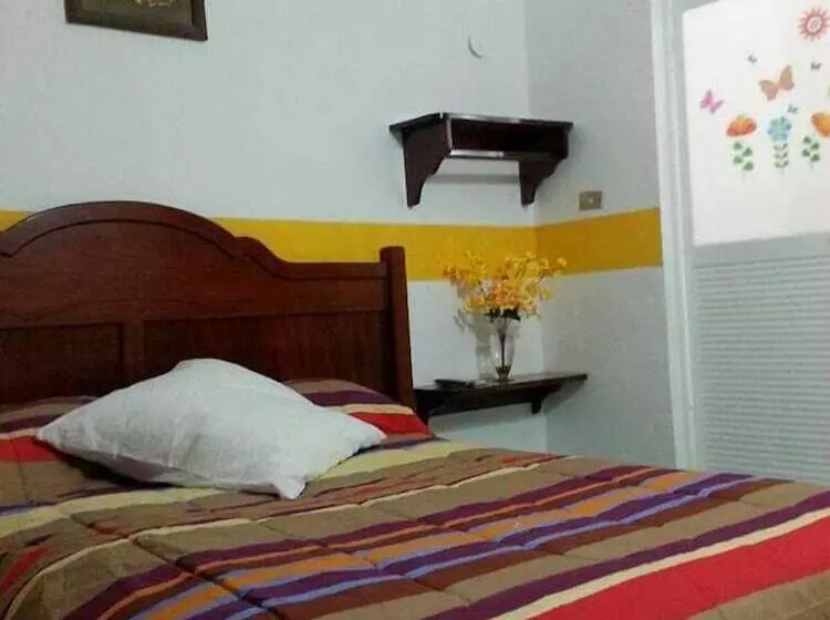 Aries Hostel Y Restaurant