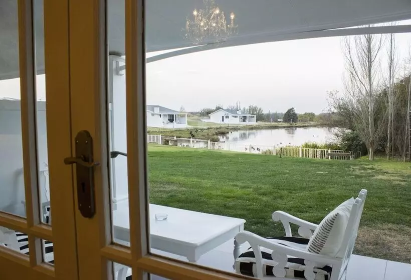 ベッドアンドブレックファースト La Riviera Guesthouse