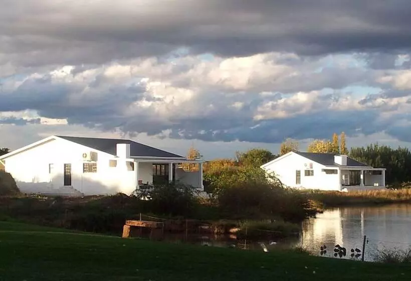 ベッドアンドブレックファースト La Riviera Guesthouse