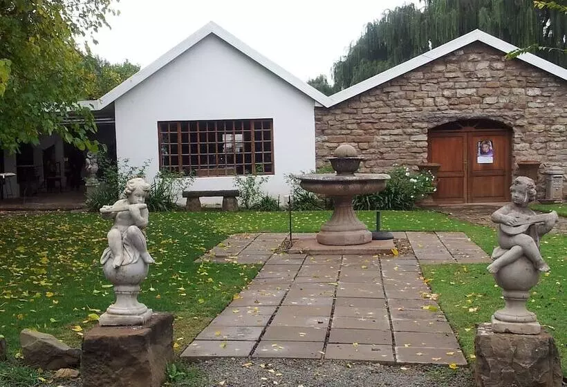 ベッドアンドブレックファースト La Riviera Guesthouse