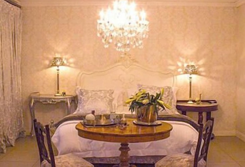 ベッドアンドブレックファースト La Riviera Guesthouse