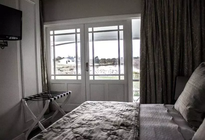 ベッドアンドブレックファースト La Riviera Guesthouse