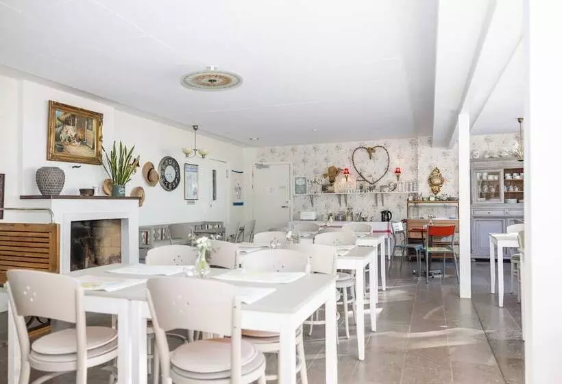 ベッドアンドブレックファースト Mormors Pensionat Strandhagen